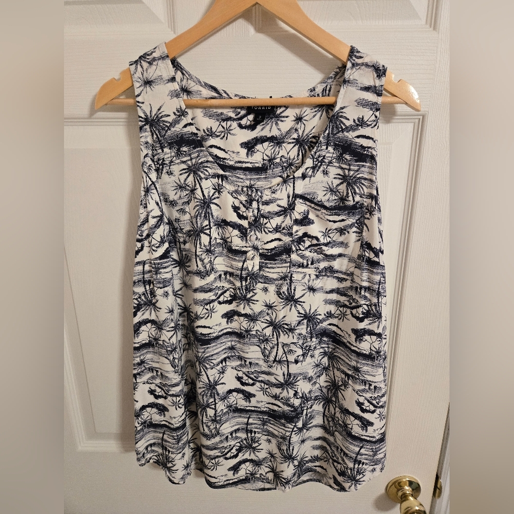 Torrid Blue and White Tropical Print Top Sleeveless Size 2